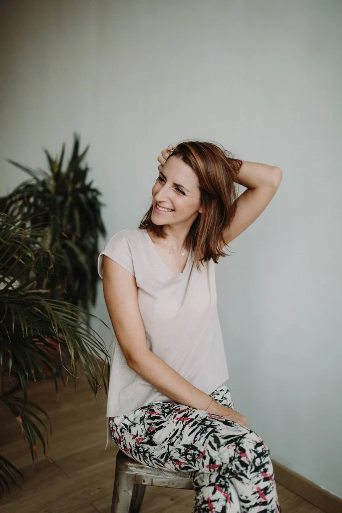 Wellness coach Bianca Topham smiling during a coaching photoshoot